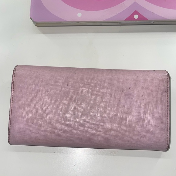 Pink Wallet - Picture 3 of 9
